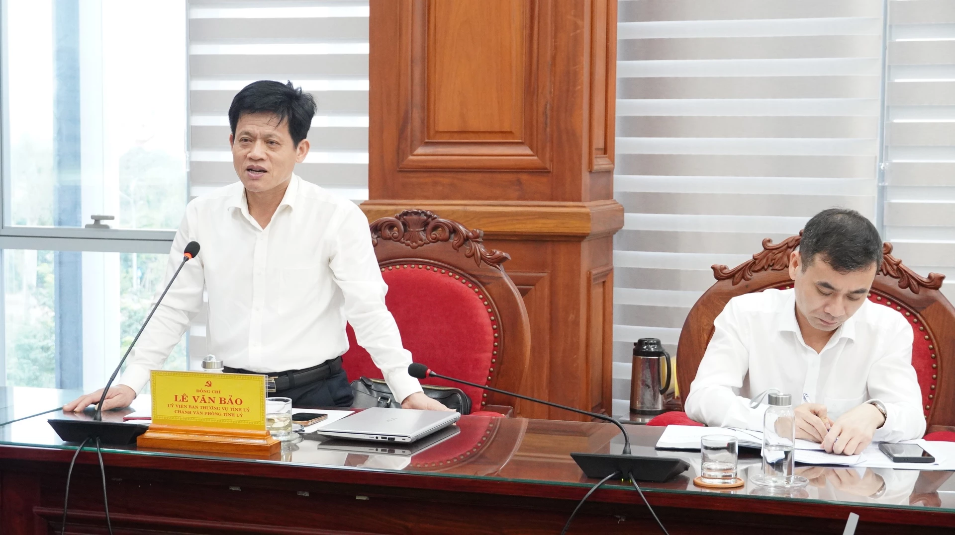 Đồng chí Lê Văn Bảo, Chánh Văn phòng Tỉnh ủy phát biểu tại buổi làm việc - Ảnh: QV
