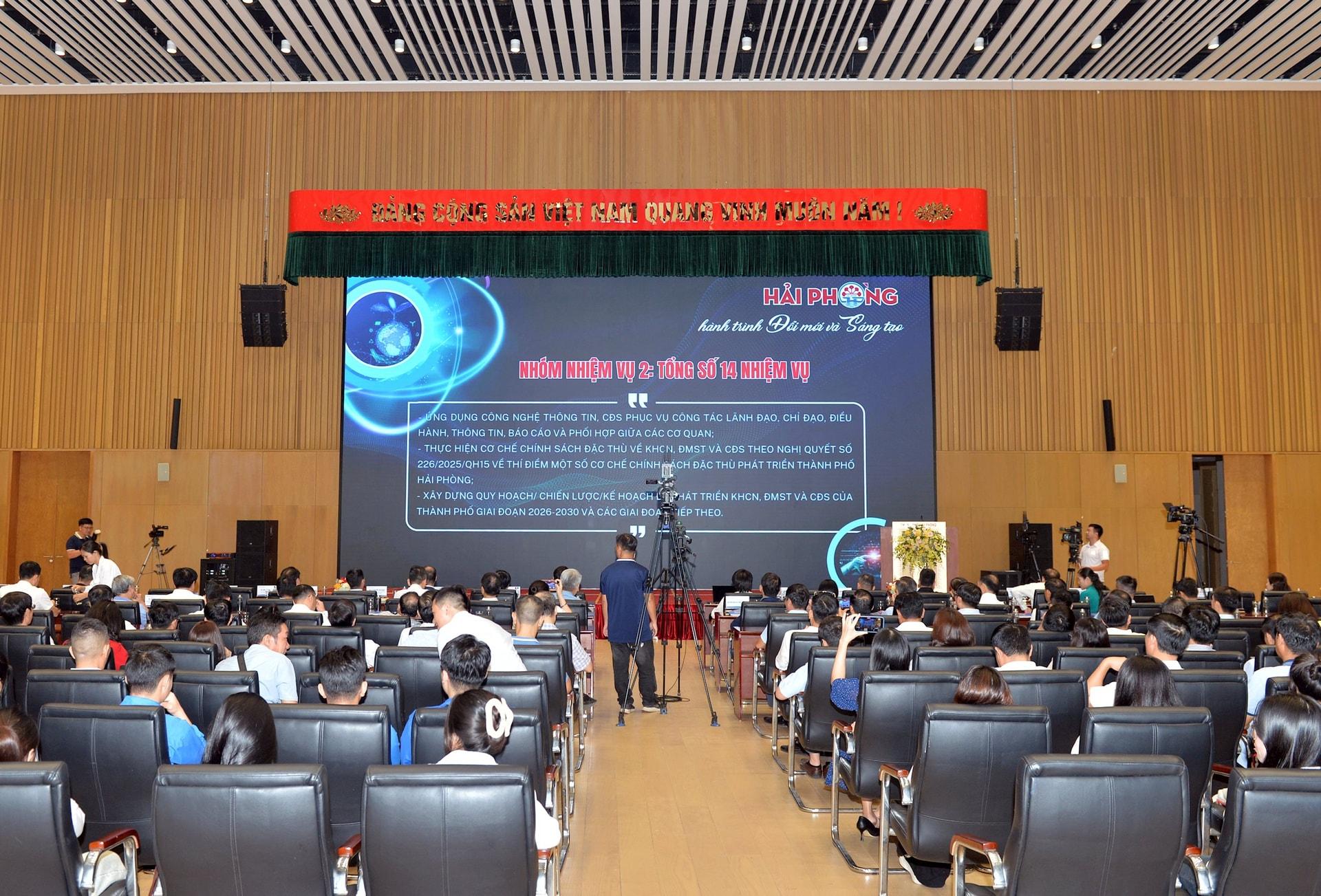 Quang cảnh hội thảo