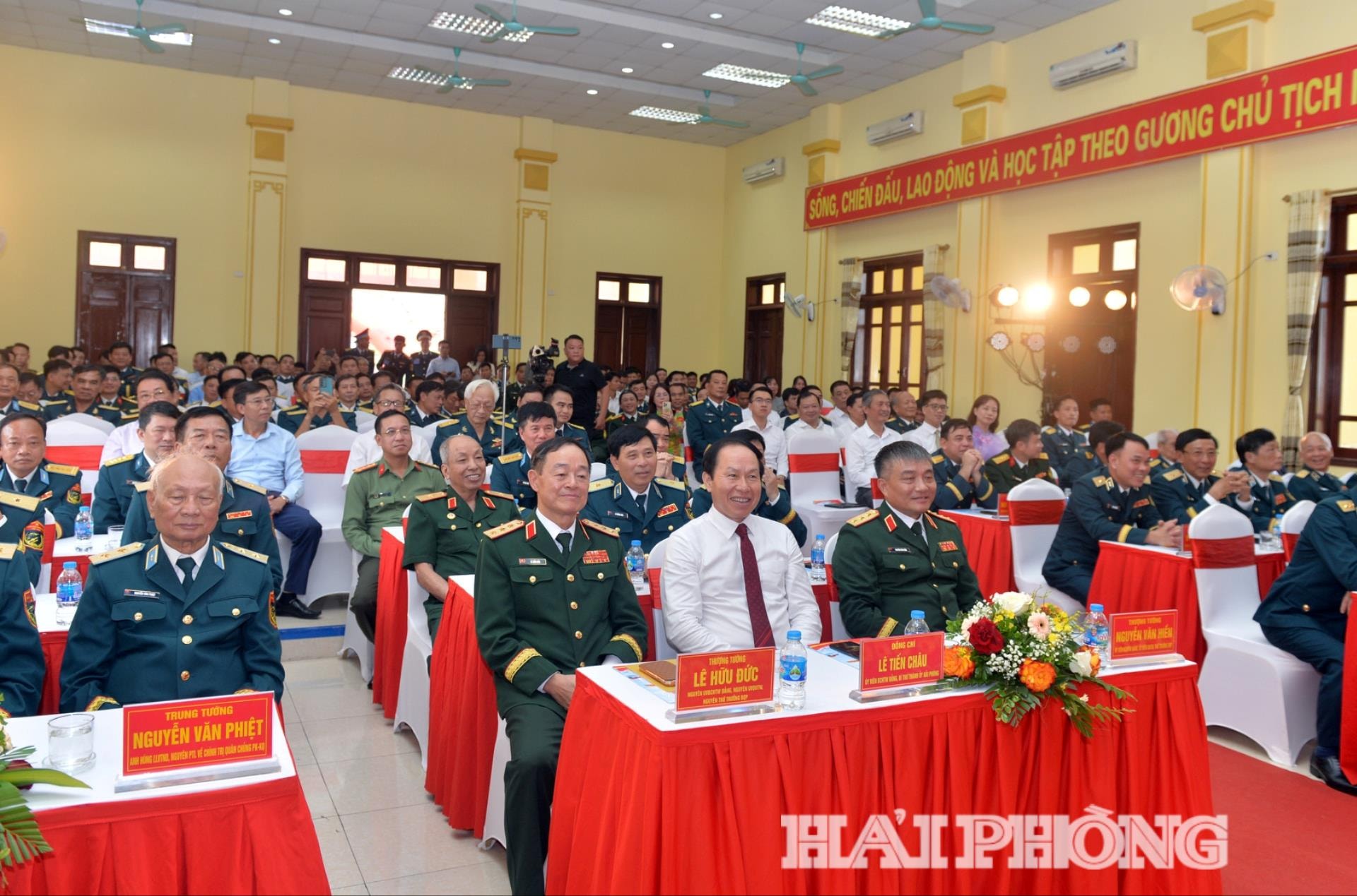 Các đại biểu dự Lễ kỷ niệm.