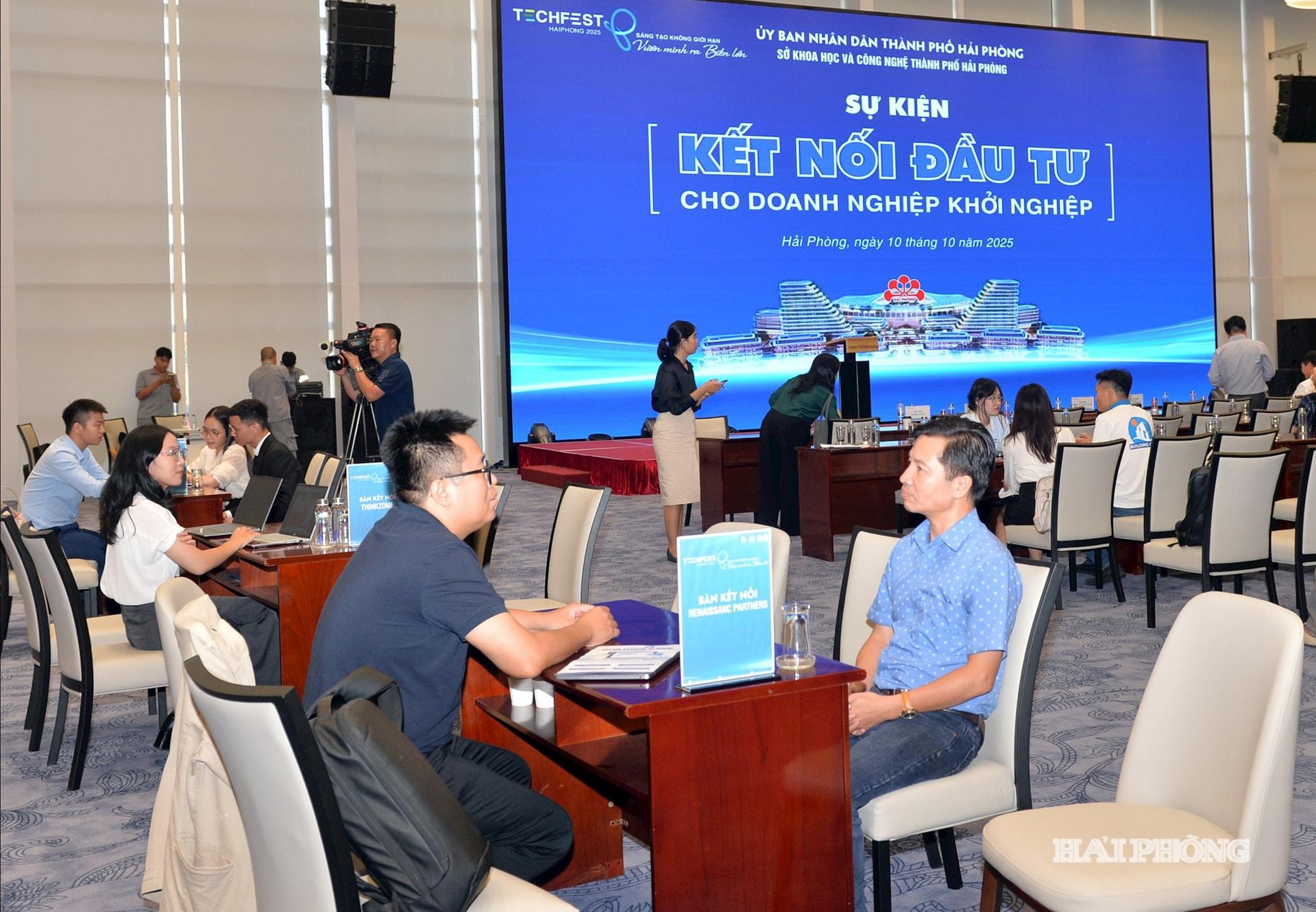 Doanh nghiệp khởi nghiệp trao đổi cùng các quỹ đầu tư tại sự kiện kết nối đầu tư TECHFEST Hải Phòng 2025