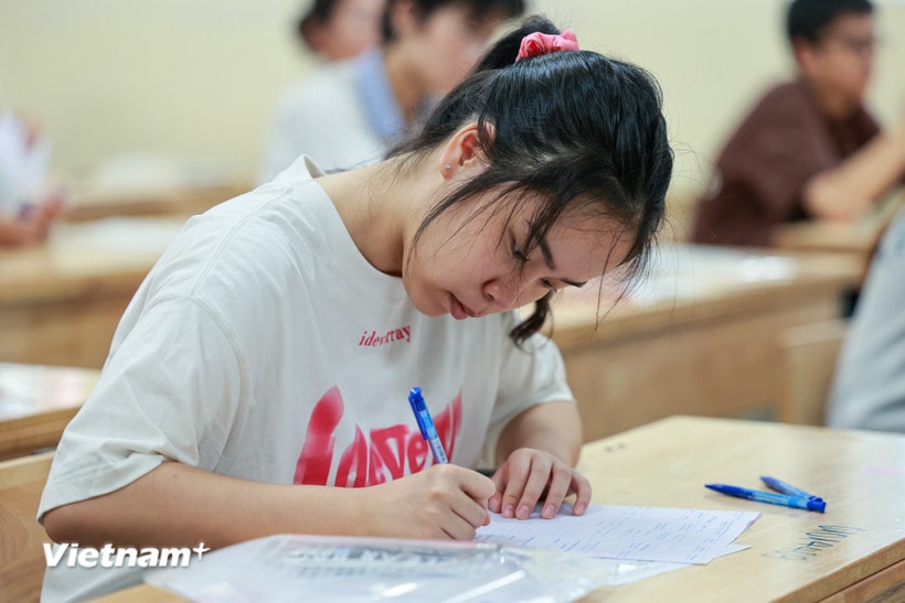 Thí sinh dự thi Tốt nghiệp trung học phổ thông. (Ảnh: PV/Vietnam+)