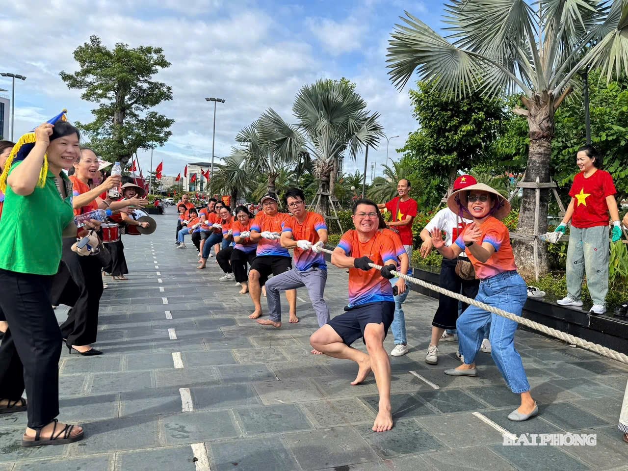 Các đội hăng hái tham gia thi đấu