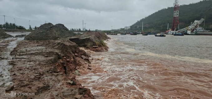 ad9614d1b27b3a25636a-175611911-1444-8026