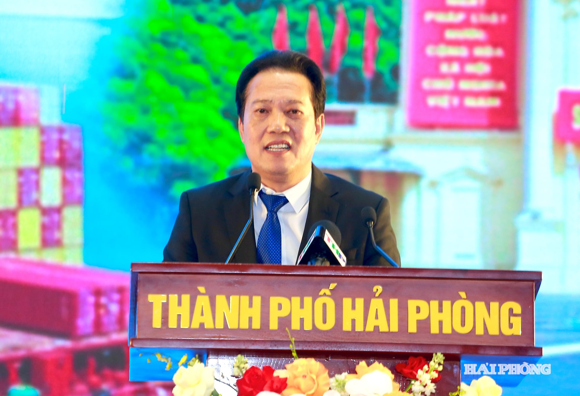 Ông Trần Văn Thắng, hủ tịch Hiệp hội doanh nghiệp thành phố phát biểu ý kiến.