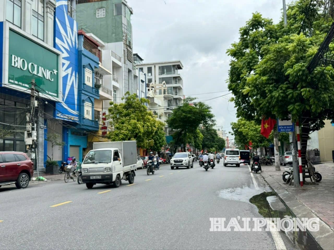 Phố Tô Hiệu - một trong điểm thường xuyên ngập lụt khi mưa lớn khô ráo trong sáng ngày15/8