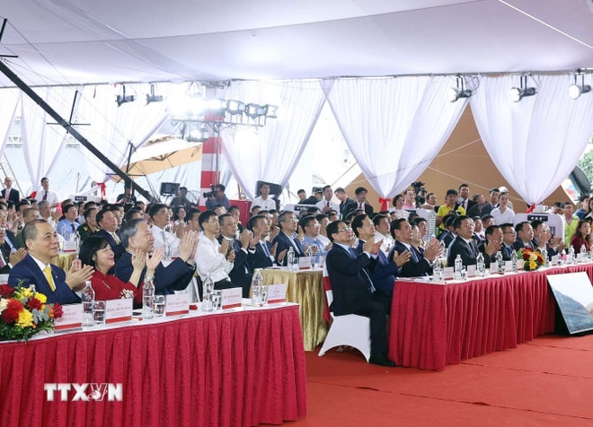 Tổng Bí thư Tô Lâm, Thủ tướng Phạm Minh Chính dự và chủ trì tại điểm cầu Trung tâm Triển lãm Việt Nam. (Ảnh: Thống Nhất/TTXVN) ttxvn-tong-bi-thu-va-thu-tuong-du-le-khanh-thanh-khoi-cong-cac-du-an-cong-trinh-chao-mung-80-nam-quoc-khanh-29-8219541-9.jpg