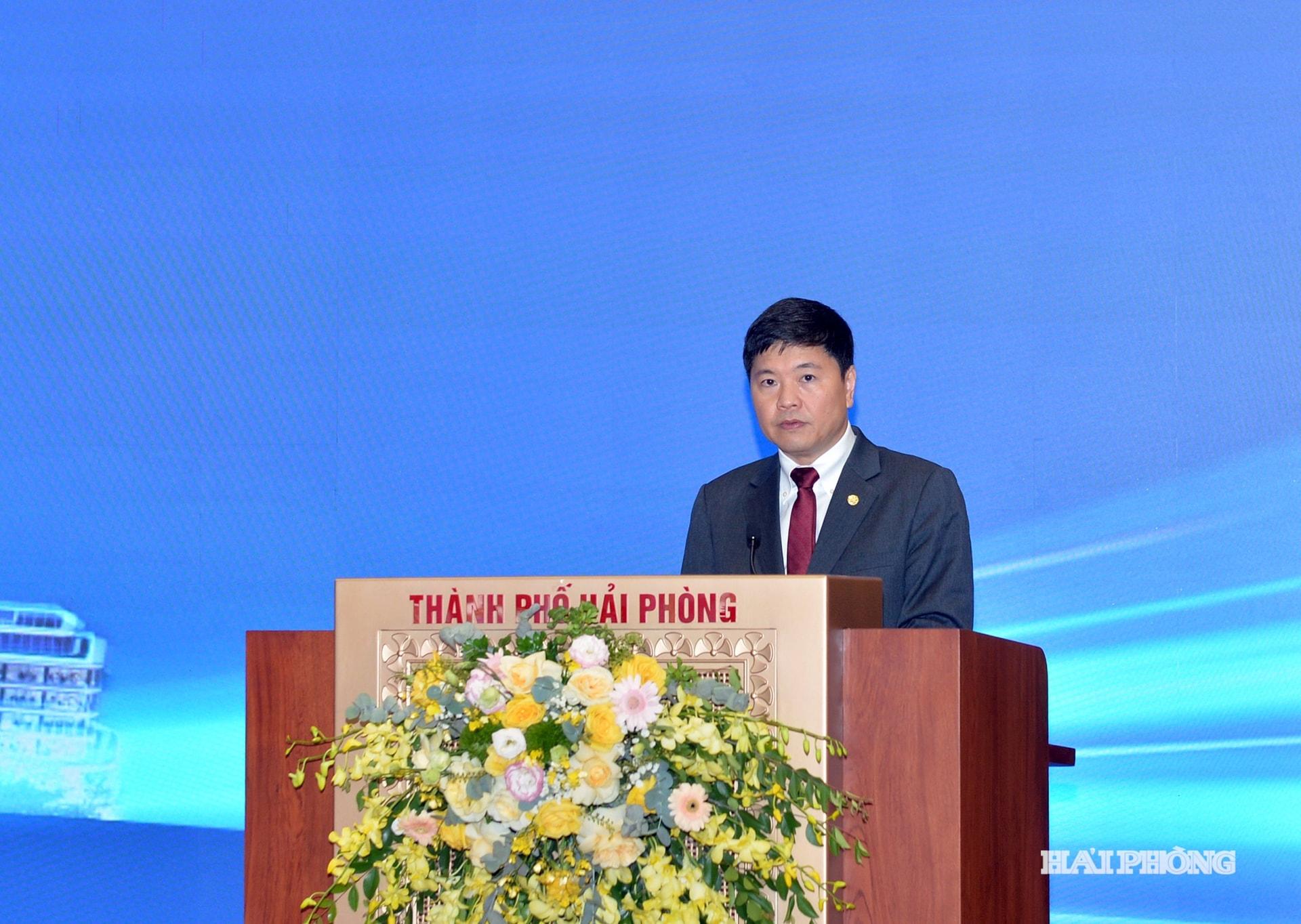 Đồng chí Phó chủ tịch UBND thành phố Hoàng Minh Cường phát biểu khai mạc hội thảo.