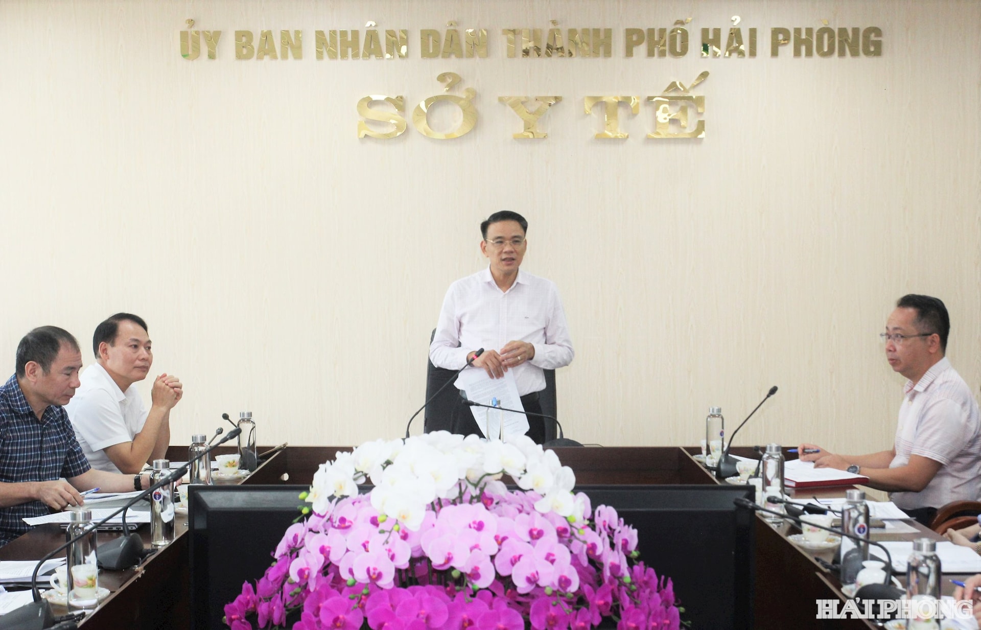 Đồng chí Phạm Quốc Ka, Trưởng Ban Pháp chế HĐND thành phố phát biểu tại cuộc làm việc