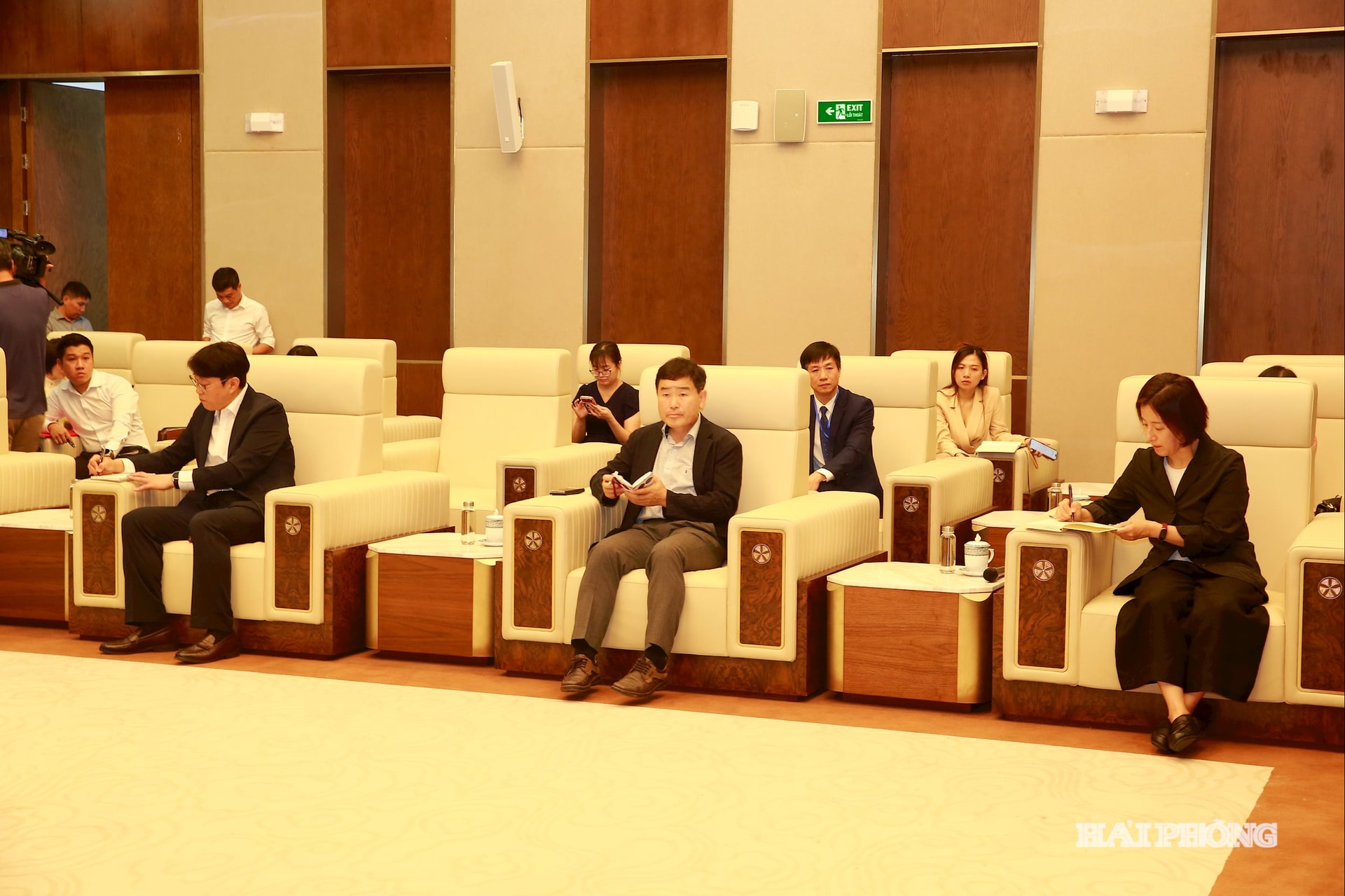 Các đại biểu dự