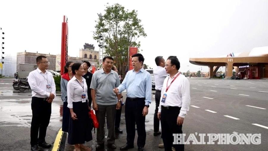 Phó thủ tướng Mai Văn Chính nhấn mạnh vai trò của Hải Phòng là một trong ba thành phố lớn của cả nước