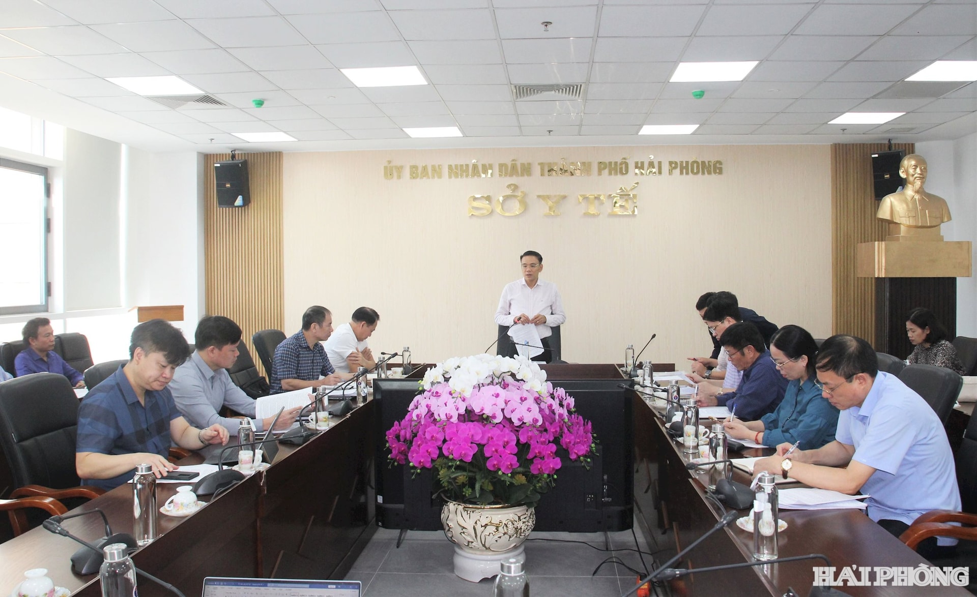 Quang cảnh cuộc làm việc