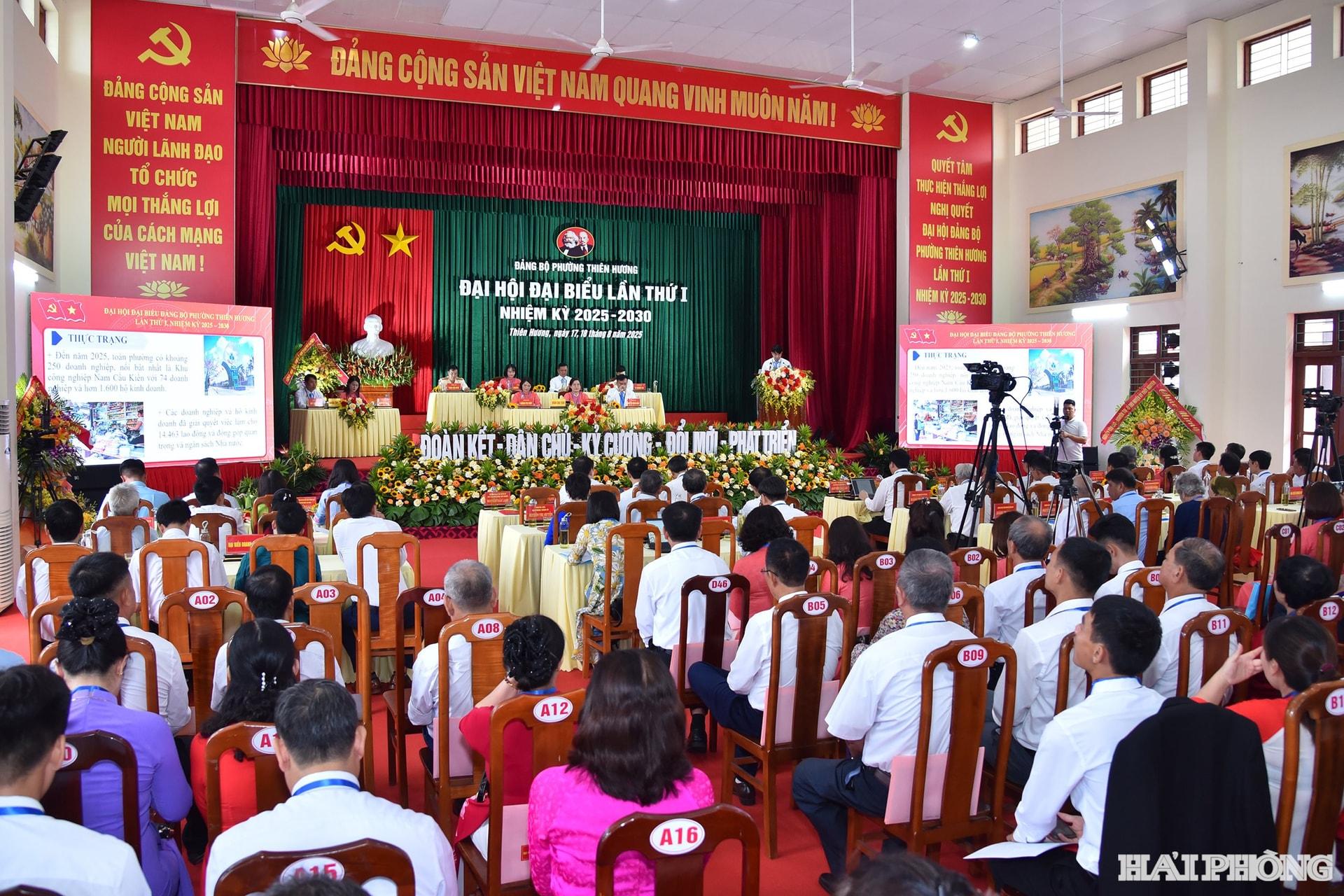 Quang cảnh đại hội.