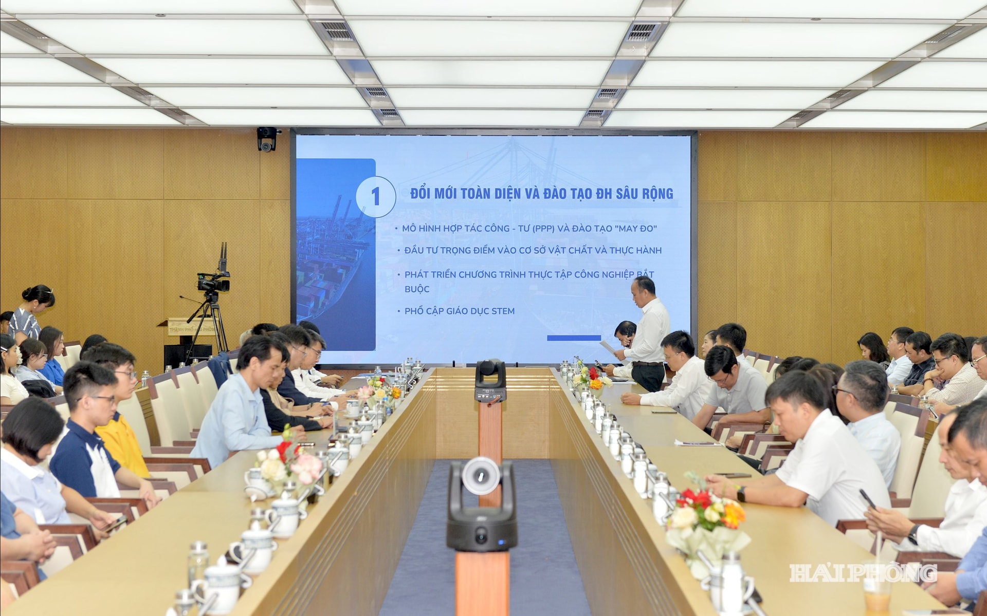 Quang cảnh Hội thảo Xây dựng Hải Phòng thành trung tâm nhân lực chất lượng cao ngành Điện tử bán dẫn