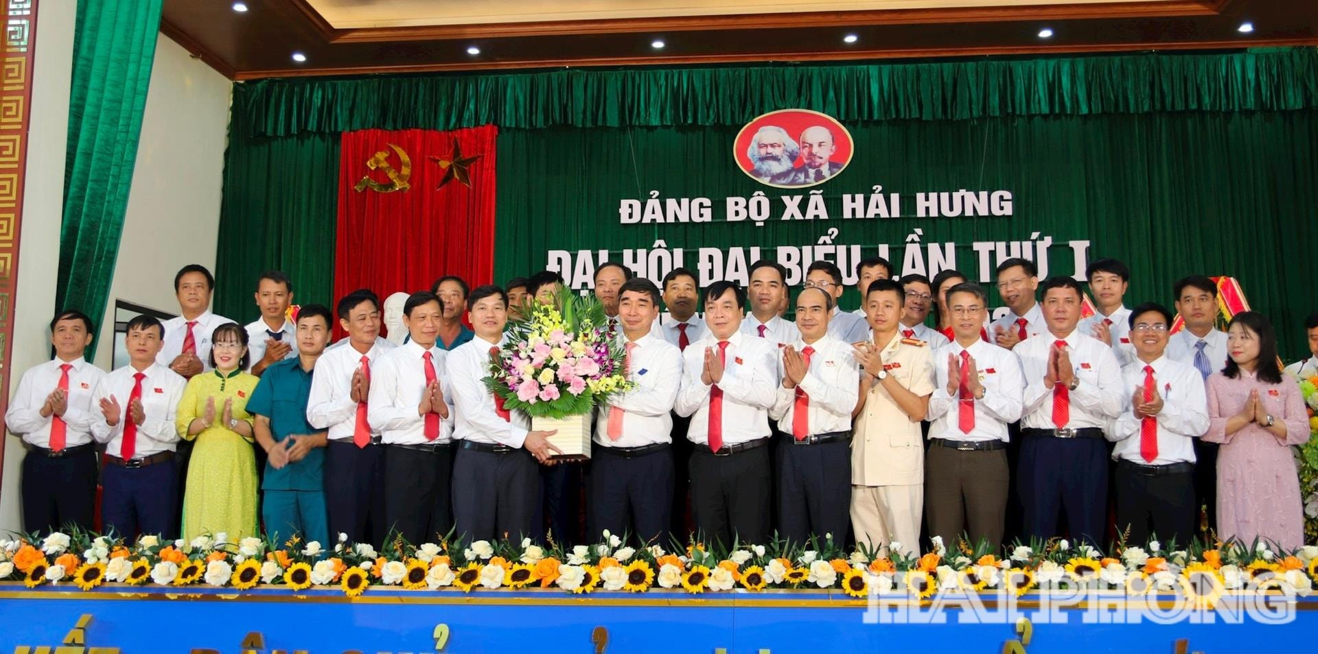 ban-chap-hanh(1).jpg