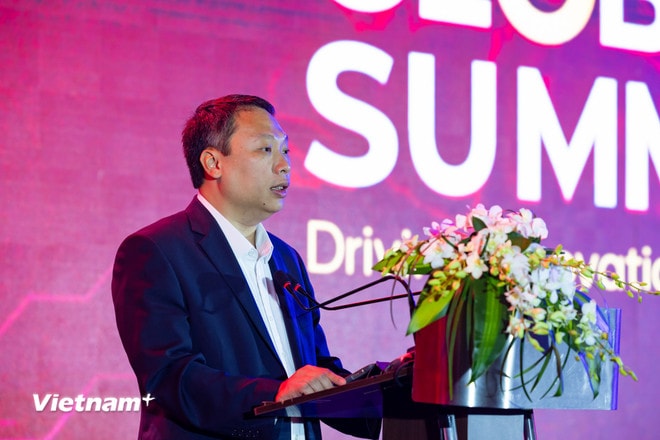 Ông Nguyễn Huy Dũng cho rằng chúng ta đang bước vào “nửa sau” của kỷ nguyên AI. (Ảnh: Minh Sơn/Vietnam+) vnp-rikkei-soft-7.jpg