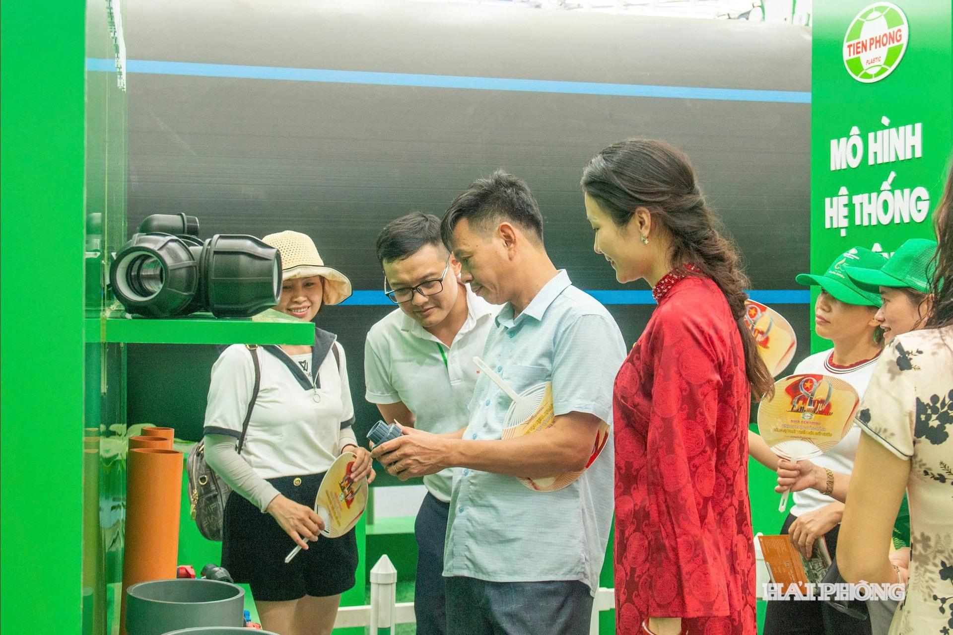 trien-lam-thanh-tuu-dat-nuoc-2