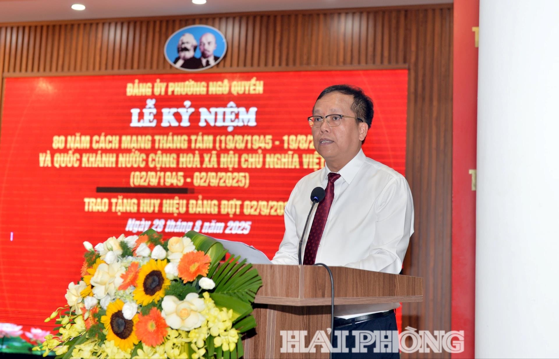 Đồng chí Cáp Trọng Tuấn, Bí thư Đảng ủy phường Ngô Quyền đọc diễn văn kỷ niệm 80 năm Cách mạng tháng 8 và Quốc khánh 2-9