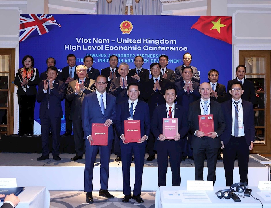 Tổng Bí thư Tô Lâm chứng kiến Lễ trao thoả thuận hợp tác giữa các bộ, ngành, địa phương, doanh nghiệp hai nước. (Ảnh: TTXVN)