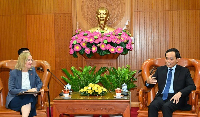 Bí thư Thành ủy TPHCM Trần Lưu Quang tiếp Tổng lãnh sự Hoa Kỳ tại TPHCM Melissa A.Brown. (Ảnh SGGP)