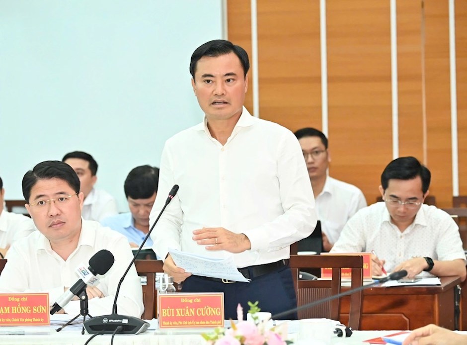   Phó Chủ tịch UBND TPHCM Bùi Xuân Cường phát biểu tại buổi làm việc. Ảnh: SGGP
