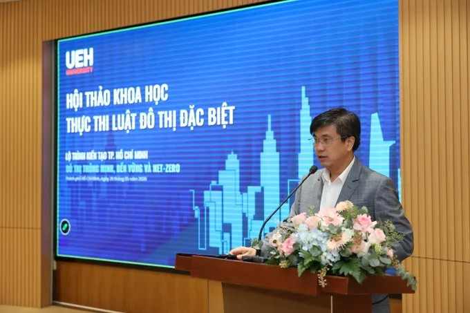 PGS-TS Bùi Quang Hùng, Giám đốc UEH phát biểu tại hội thảo
