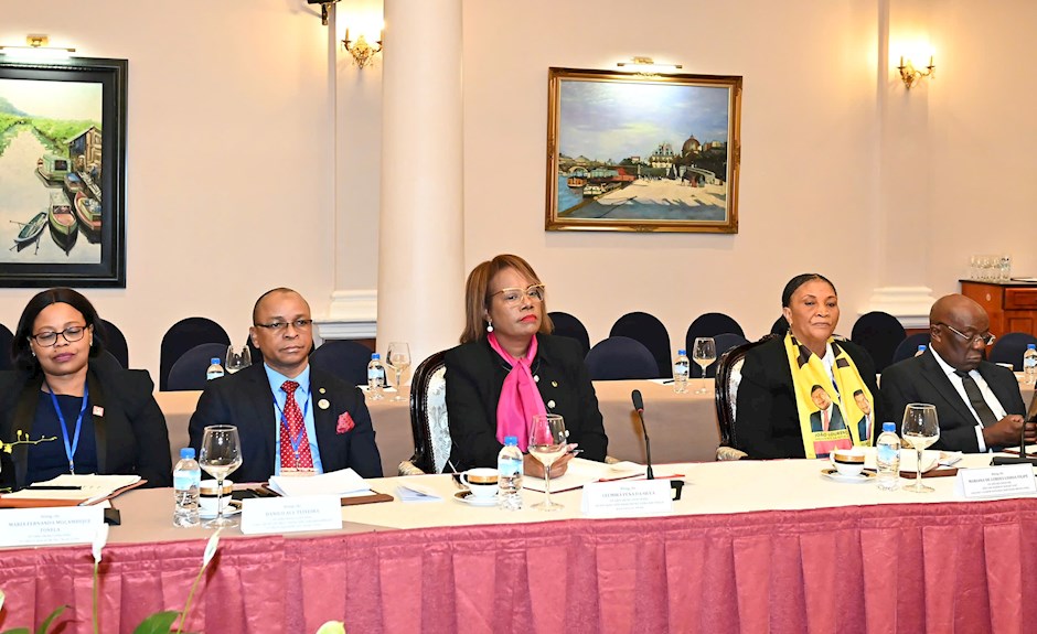 Đoàn đại biểu Đảng MPLA và Đảng FRELIMO tại buổi làm việc. Ảnh: SGGP