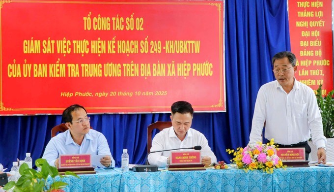 Đồng chí Nguyễn Minh Đức, Bí thư Đảng ủy, Chủ tịch HĐND xã Hiệp Phước phát biểu