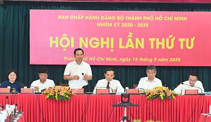 Chủ tịch UBND TPHCM Nguyễn Văn Được điều hành phần thảo luận. (Ảnh: SGGP)