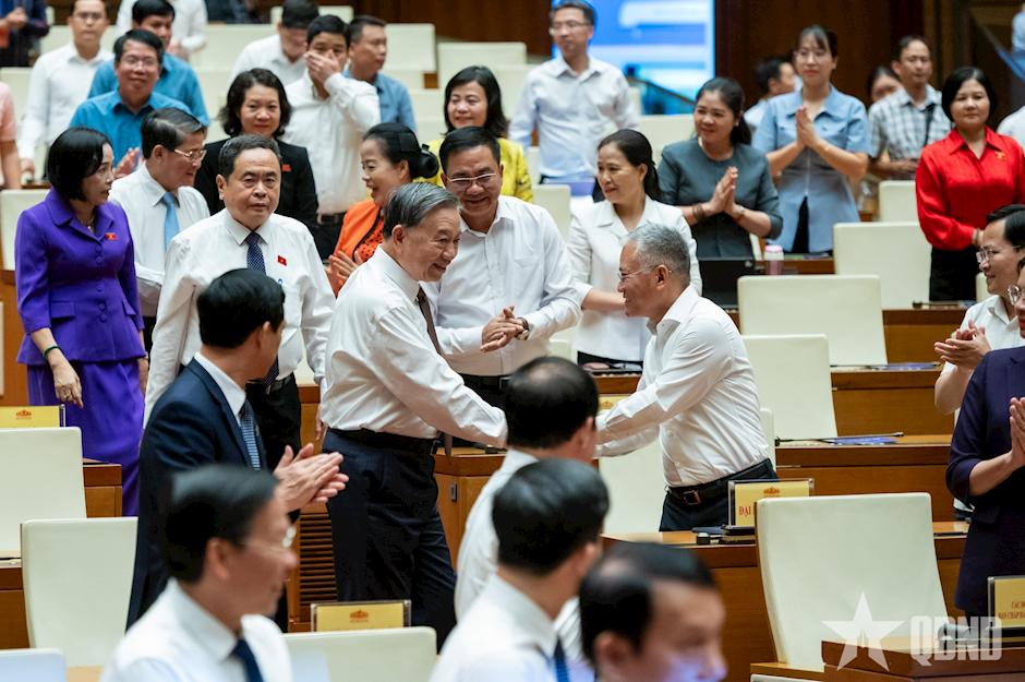 Tổng Bí thư Tô Lâm tới dự Hội nghị chuyên đề “Bình dân học vụ số - Quốc hội số: Khung kiến thức, kỹ năng số cho Quốc hội hiện đại”. (Ảnh: QĐND)