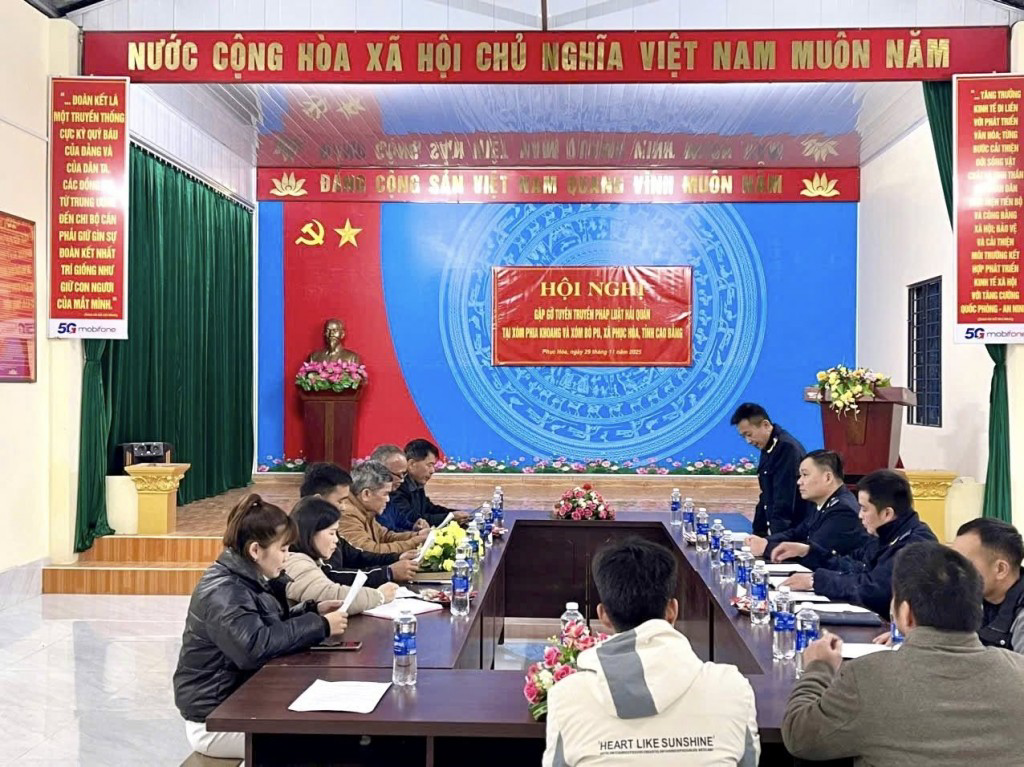 Hải quan cửa khẩu quốc tế Tà Lùng phổ biến pháp luật về hải quan cho cư dân biên giới