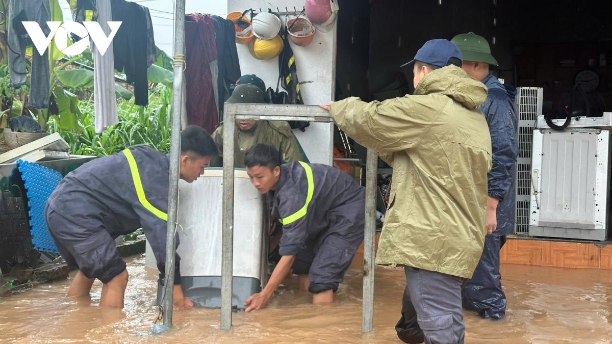 mua lon ky luc, thai nguyen khan cap gia co de va so tan nguoi dan hinh anh 9