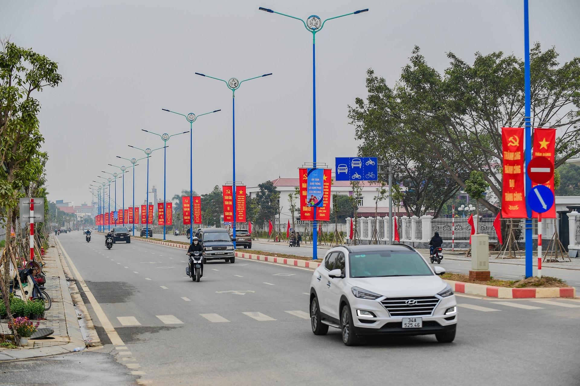 Ảnh trang trong b&aacute;o in: Đường Vũ C&ocirc;ng Đ&aacute;n l&agrave; một trong những tuyến đường mới kết nối nhiều khu vực, c&aacute;c dự &aacute;n quy hoạch ph&aacute;t triển xung quanh. Ảnh: TH&Agrave;NH CHUNG