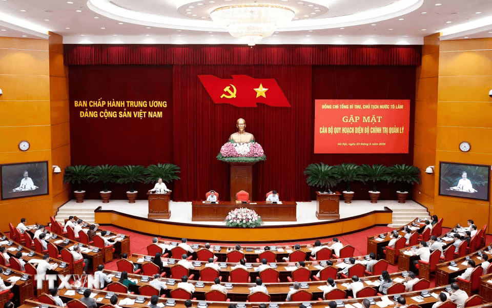 tong-bi-thu-chu-tri-cuoc-hop-236.png