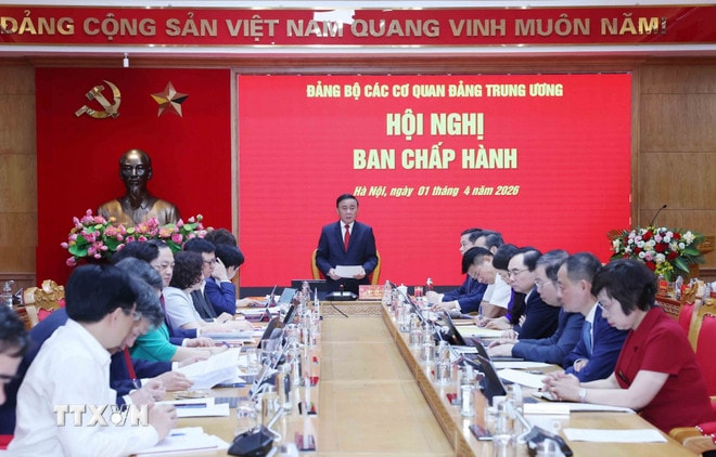 ttxvn-thuong-truc-ban-bi-thu-chu-tri-hoi-nghi-ban-chap-hanh-dang-bo-cac-co-quan-dang-trung-uong-3-resize.jpg