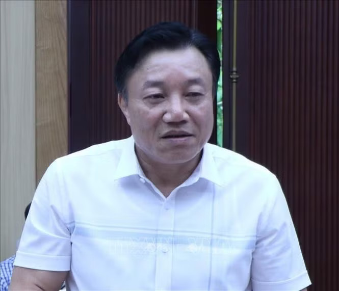 nrvfck95wjdtl5bduabmm4mludwxr81unbacee9njjc5hdsmo2g-_potal-khoi-to-pho-chu-tich-ubnd-tinh-phu-tho-nguyen-huy-ngoc-stand.jpg.avif