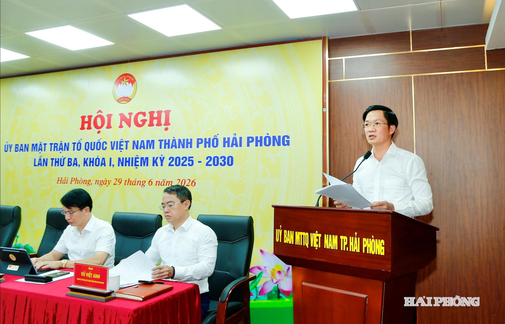 Đồng chí Phạm Văn Lập, Phó bí thư Thành ủy, Chủ tịch Uỷ ban Mặt trận Tổ quốc Việt Nam thành phố phát biểu kết luận hội nghị.