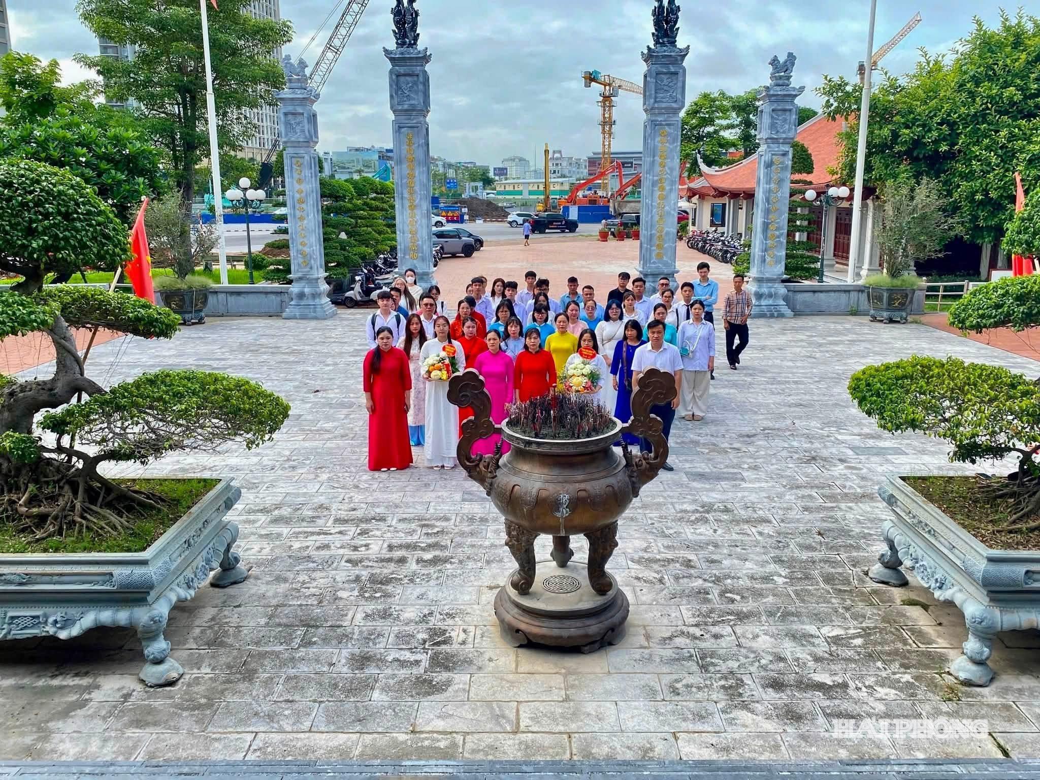 chinh - tri - 2