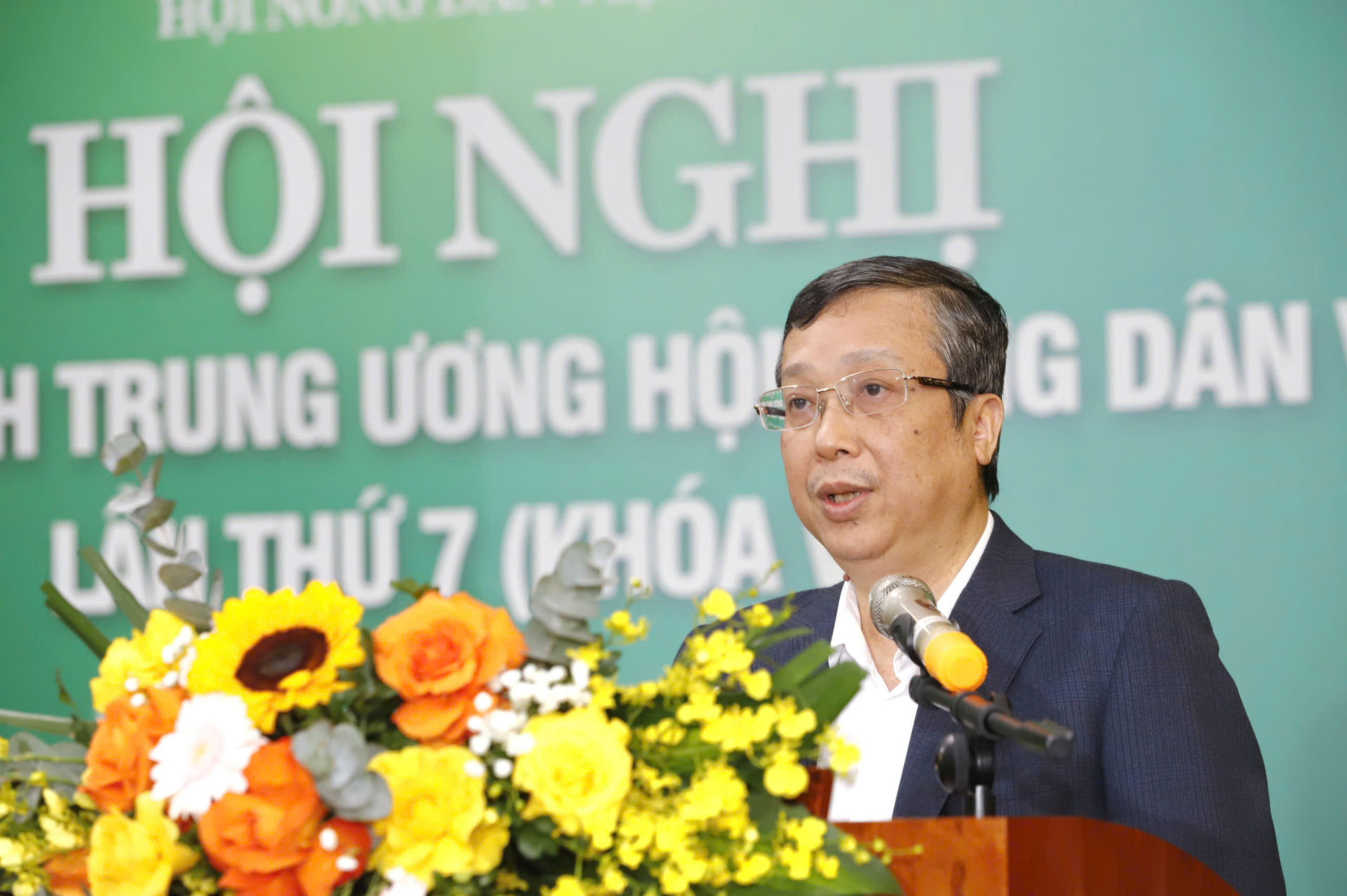 thu-truong-bo-nong-nghiep-va-moi-truong-1124.jpg