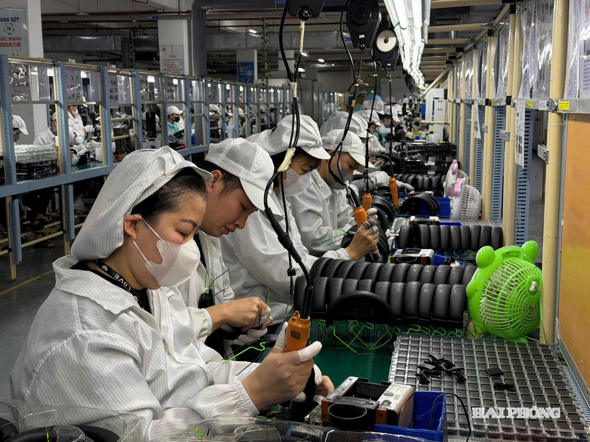 Sự phát triển của các khu công nghiệp, khu kinh tế đặt ra yêu cầu ngày càng cao về nguồn nhân lực, đặc biệt là nguồn nhân lực cho các ngành công nghệ cao (ảnh minh hoạ). 