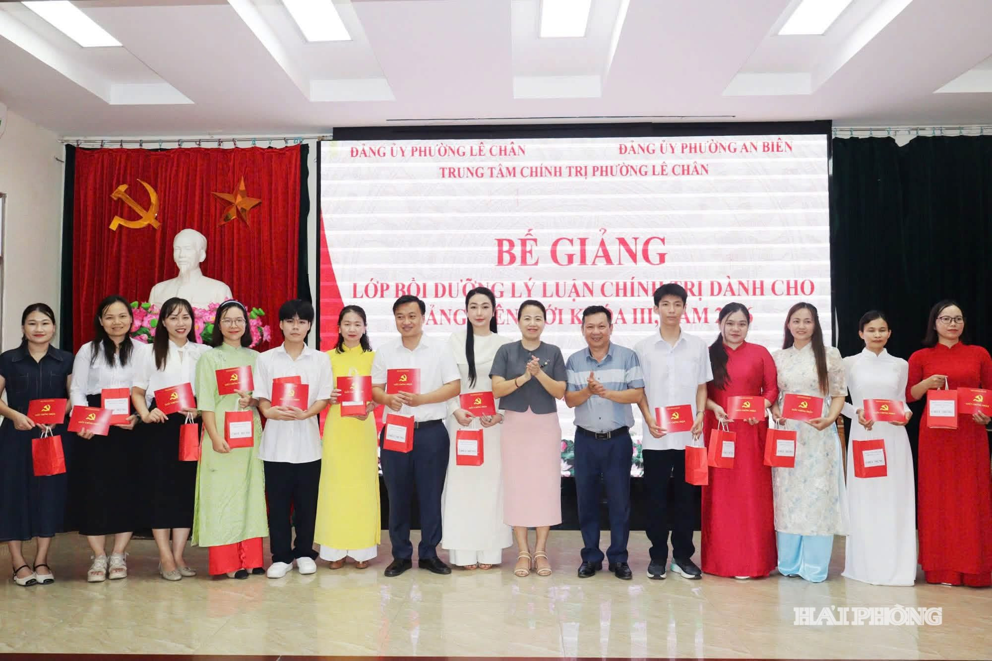 chinh - tri - 1
