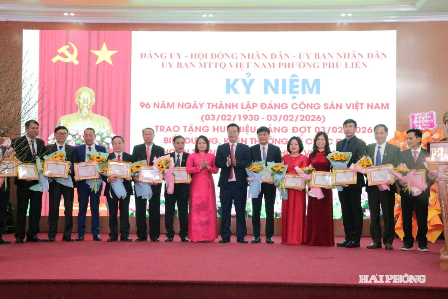 khen-thuong.jpg