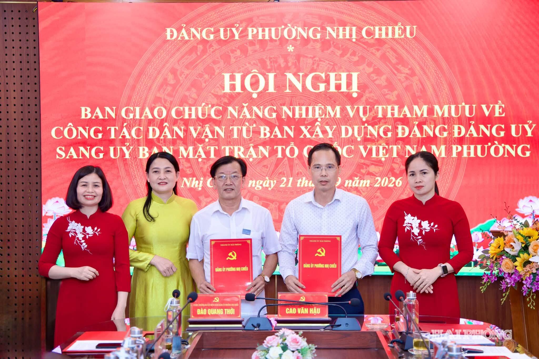 nhi-chieu.jpg