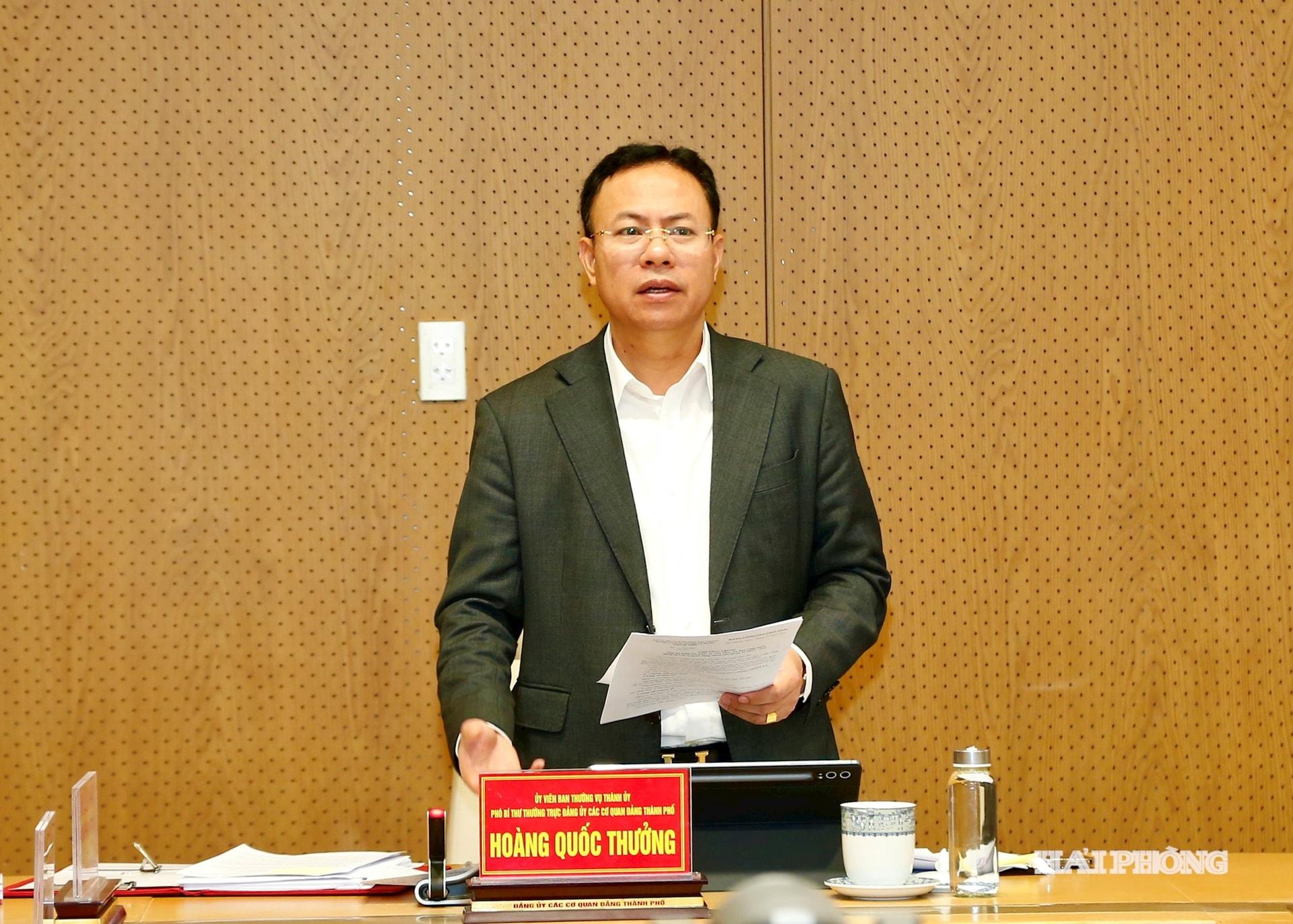 Đồng chí Hoàng Quốc Thưởng, Uỷ viên ban Thường vụ Thành ủy, Phó bí thư Thường trực Đảng ủy khối các cơ quan Đảng thành phố phát biểu chỏ đạo tại hội nghị.