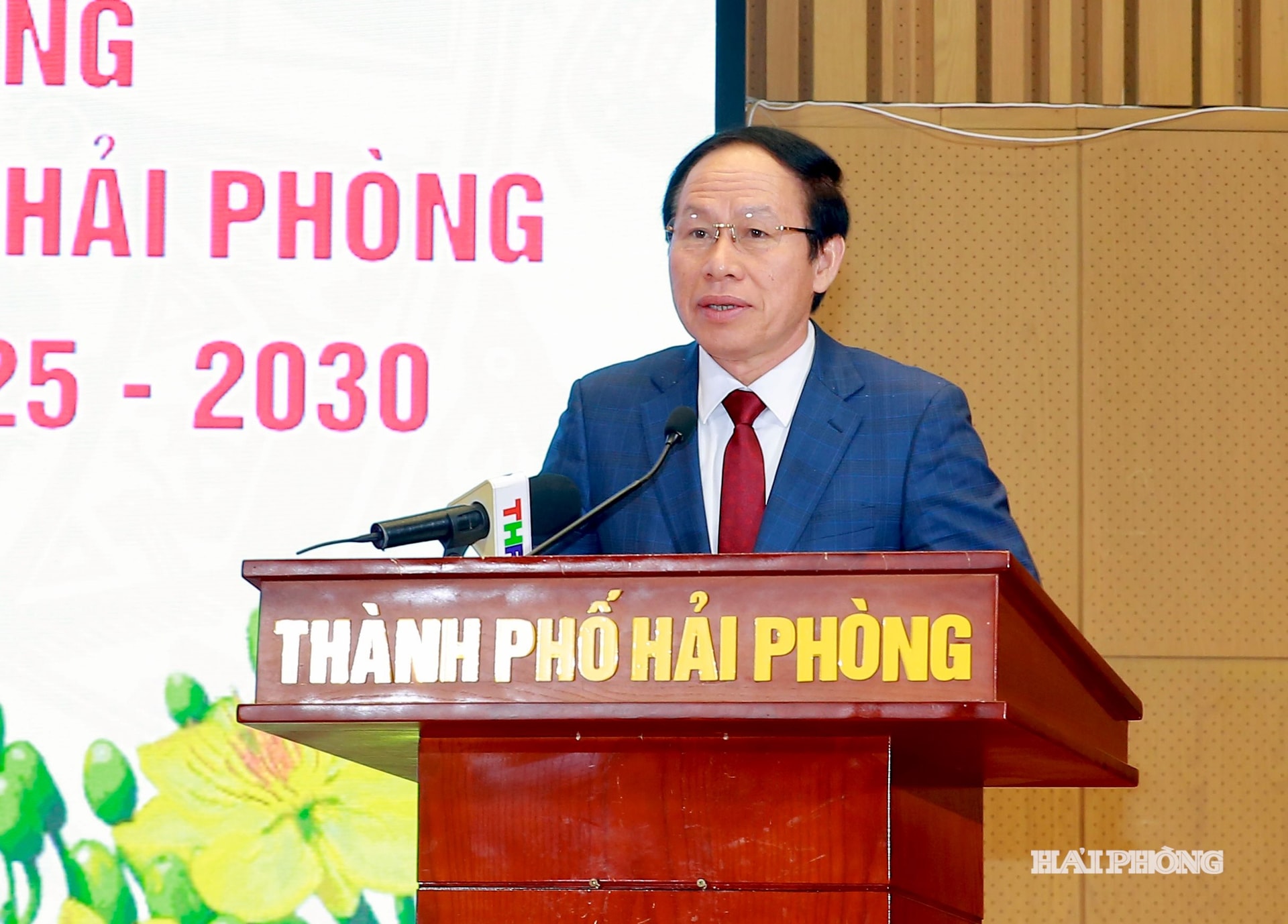 Đồng ch&iacute; L&ecirc; Tiến Ch&acirc;u, Uỷ vi&ecirc;n Trung ương Đảng, B&iacute; thư Th&agrave;nh uỷ, Trưởng đo&agrave;n đại biểu Quốc hội Hải Ph&ograve;ng tr&igrave;nh b&agrave;y diễn văn tại lễ kỷ niệm.
