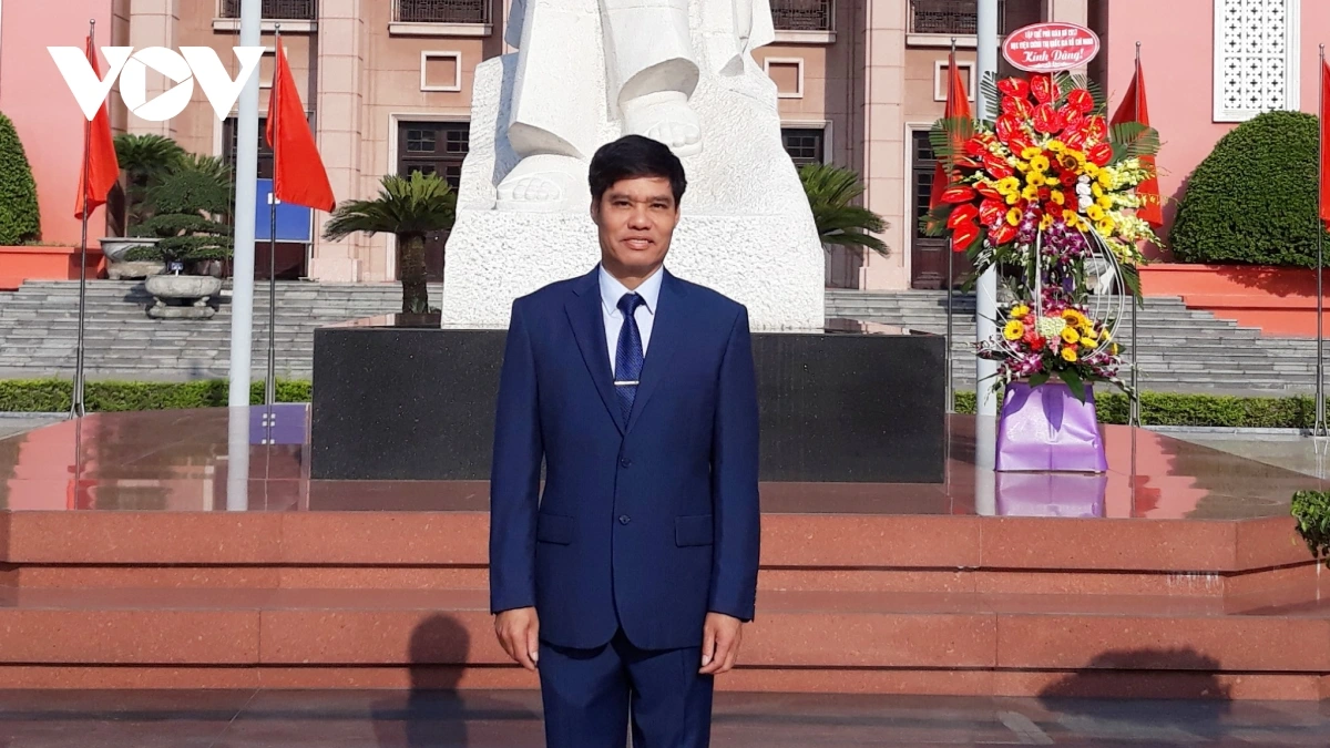 tự soi, tự sửa - tinh thần đổi mới trong báo cáo tổng kết công tác xây dựng Đảng hình ảnh 3 tu soi, tu sua - tinh than doi moi trong bao cao tong ket cong tac xay dung Dang hinh anh 3