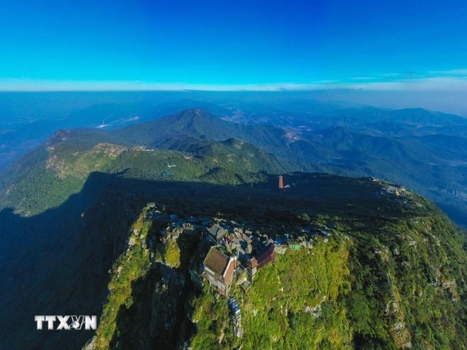 Quần thể di tích và danh thắng Yên Tử-Vĩnh Nghiêm-Côn Sơn, Kiếp Bạc được UNESCO công nhận là Di sản văn hóa thế giới. (Ảnh: Minh Đức/TTXVN) ttxvn-0411-yen-tu-vinh-nghiem-con-son-kiep-bac-26.jpg