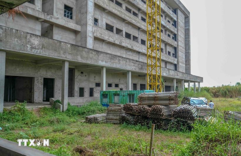 Dự án xây dựng Bệnh viện Ung bướu Cần Thơ đã dừng thực hiện từ tháng 7/2022 đến nay do Hiệp định vay vốn hết hiệu lực. (Ảnh: Thanh Liêm/TTXVN)