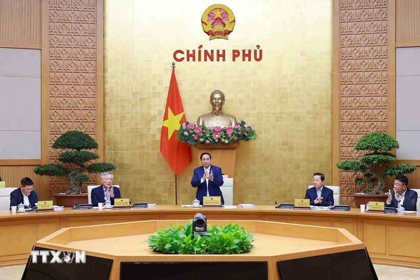 Thủ tướng Phạm Minh Chính chủ trì phiên họp Chính phủ thường kỳ tháng 11/2025. (Ảnh: Dương Giang/TTXVN)