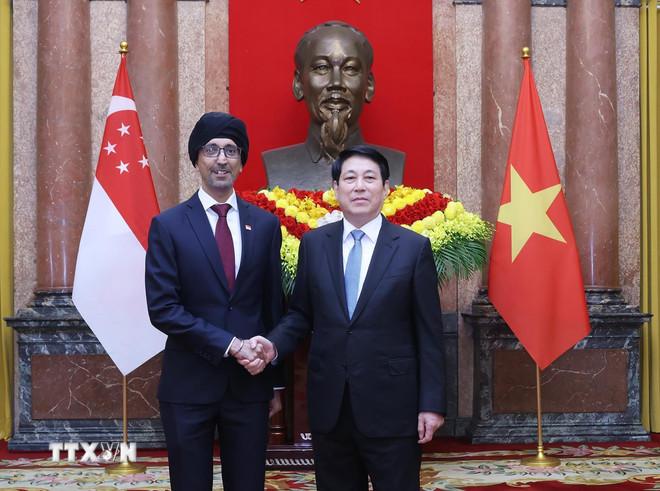 Chủ tịch nước Lương Cường tiếp Đại sứ Cộng hòa Singapore Rajpal Singh trình Quốc thư, nhận nhiệm vụ tại Việt Nam. (Ảnh: Lâm Khánh/TTXVN) ttxvn-chu-tich-nuoc-tiep-dai-su-singapore-trinh-quoc-thu-12-2.jpg