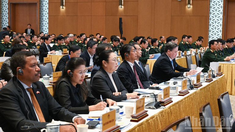 Các đại biểu quốc tế tham dự hội nghị. (Ảnh TRẦN HẢI) ndo_br_a3-1927-8913.jpg